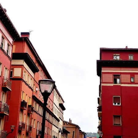 Apto Ibaiondo-con Encanto, Centrico Y Comunicado Апартаменты *